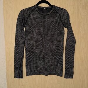 Gray and black long sleeve Lululemon shirt size 6